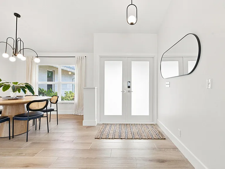 1259 Barnstaple Cir — Photo 3