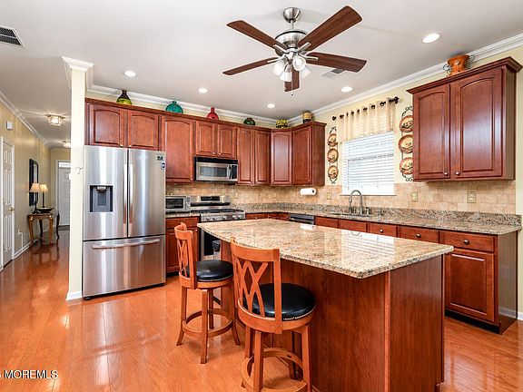 5th image of 75 Huntington Drive