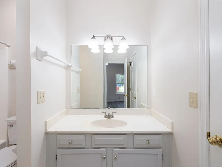 1215 Carriage Park Dr — Photo 25