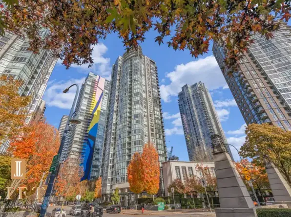 1438 Richards St #2301A, Vancouver, BC V6Z 3B8