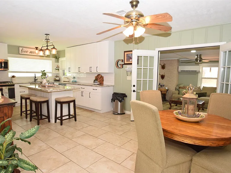 1954 Heights Dr — Photo 12