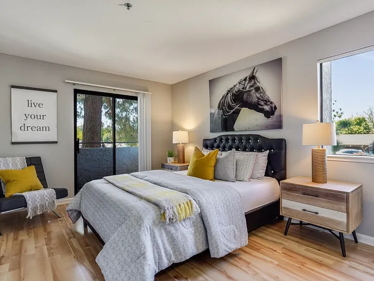 880 E Fremont Ave — Photo 7