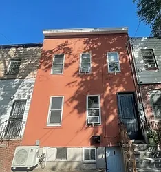 543 East New York Avenue