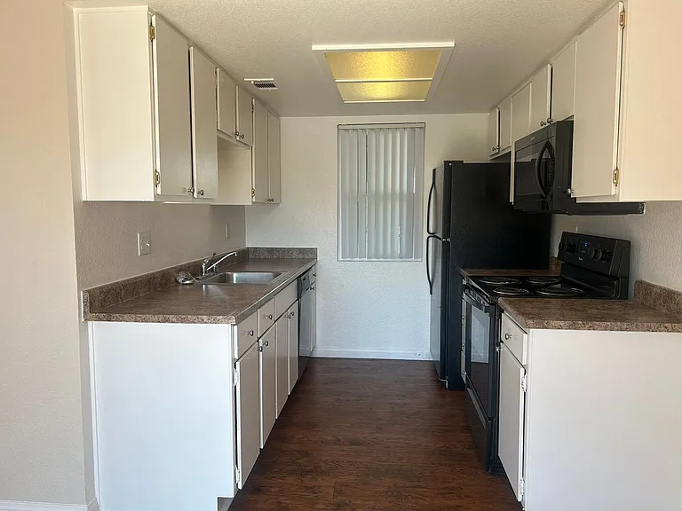 Corona Pointe Resort — Photo 134