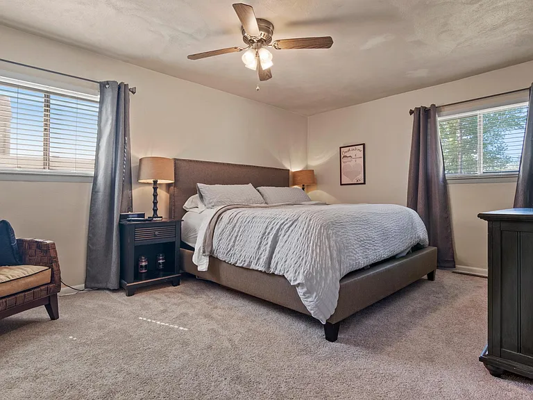 4433 John Jay Ln — Photo 3