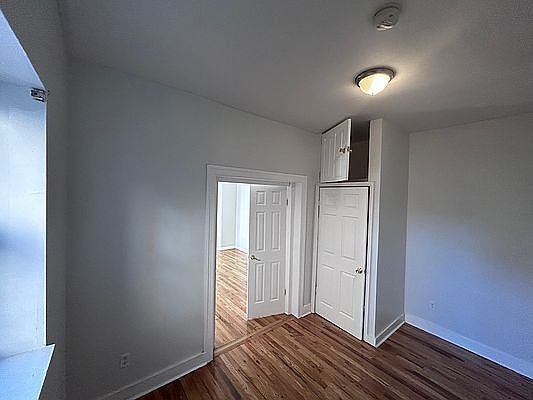 4th image of 629 Bainbridge St APT 1