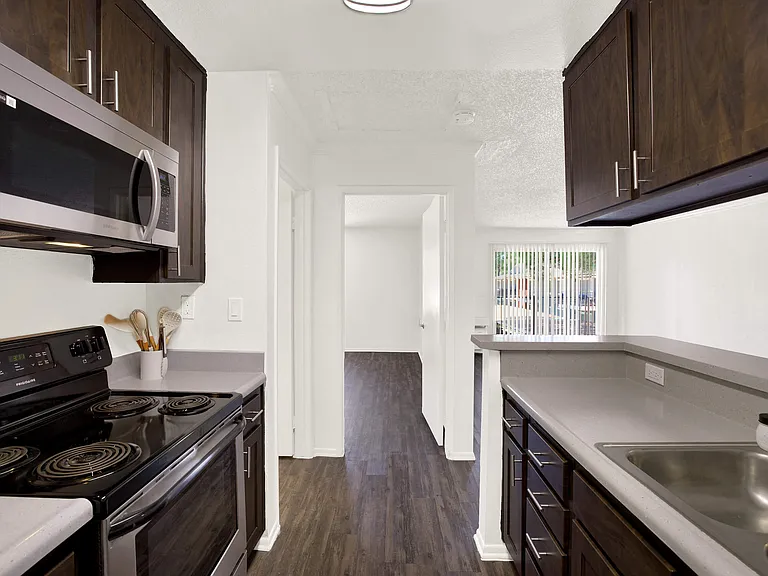 Monterra Ridge Apartments — Photo 24
