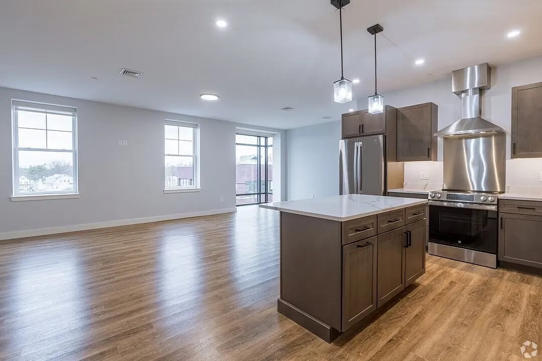 2 bed, 2.0 bath, 901 sqft, $3,600 — Photo 1
