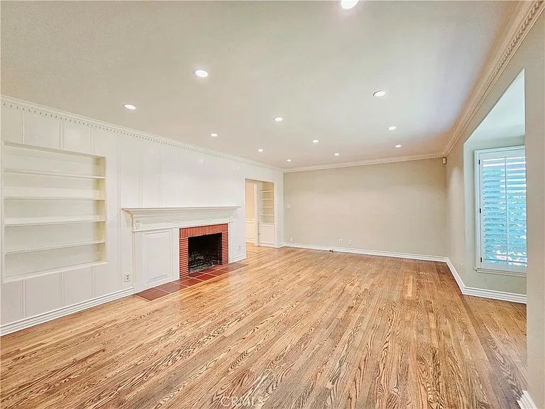 743 Kerns Ave — Photo 3