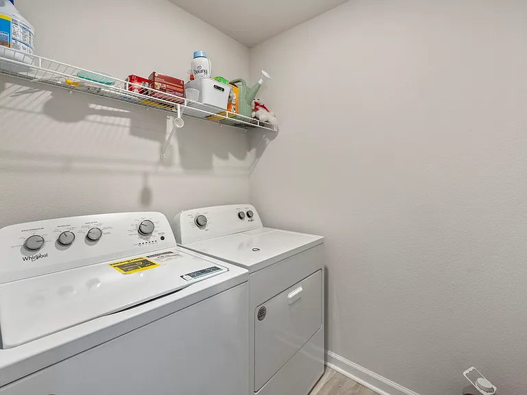 4735 Airmen Dr — Photo 30