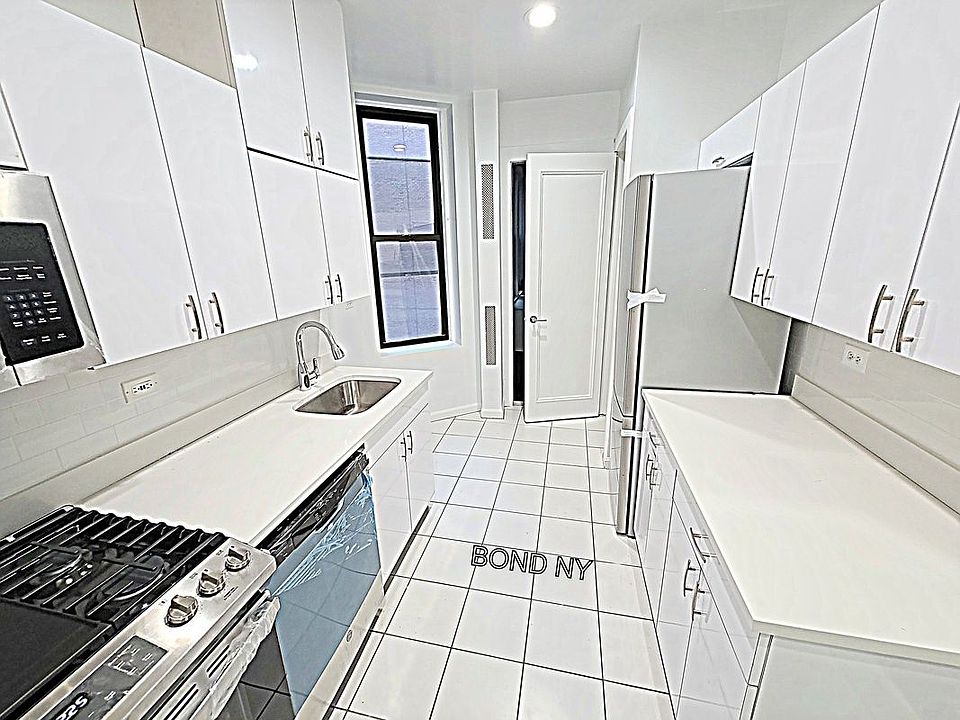 1st image of 200 W 58th St #D9