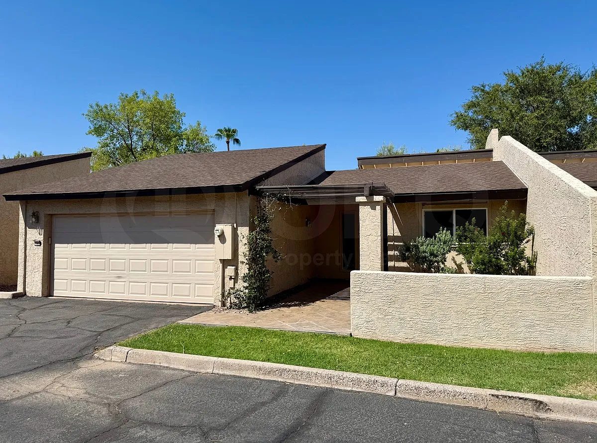3 bed, 2.0 bath, 1787 sqft, $2,199 — Photo 2