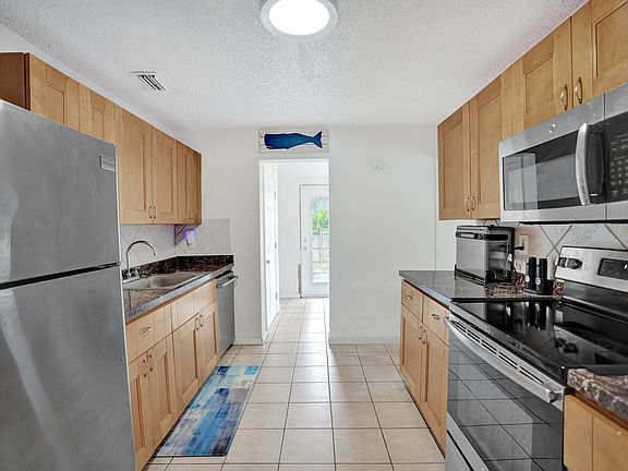 5th image of 1813 SW 10th Street