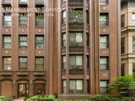 1430 N Dearborn Pkwy