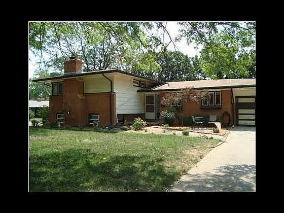 2nd image of 1101 N Pinecrest Ave