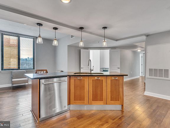 3rd image of 2451 Midtown Ave APT 1327