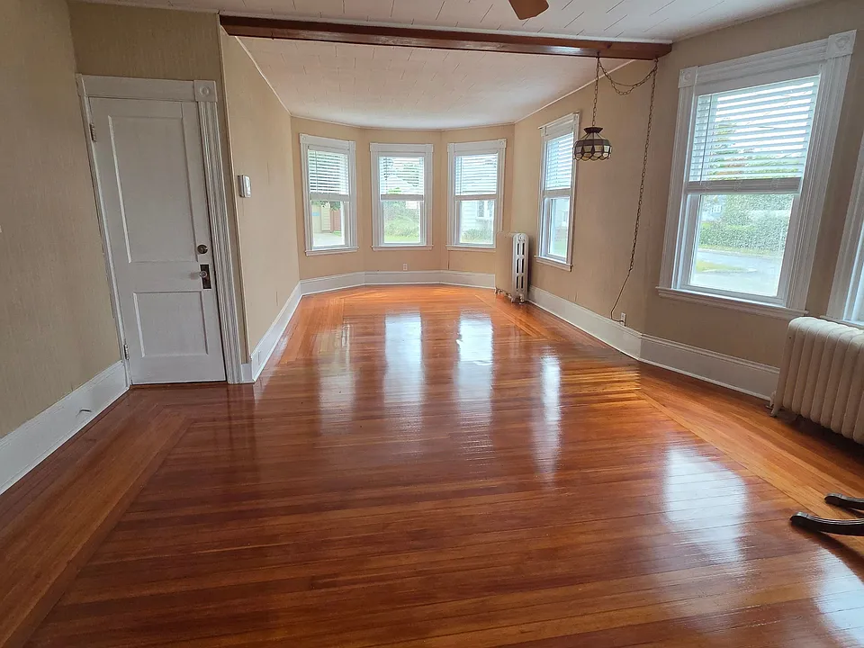 82 Aquidneck St #1