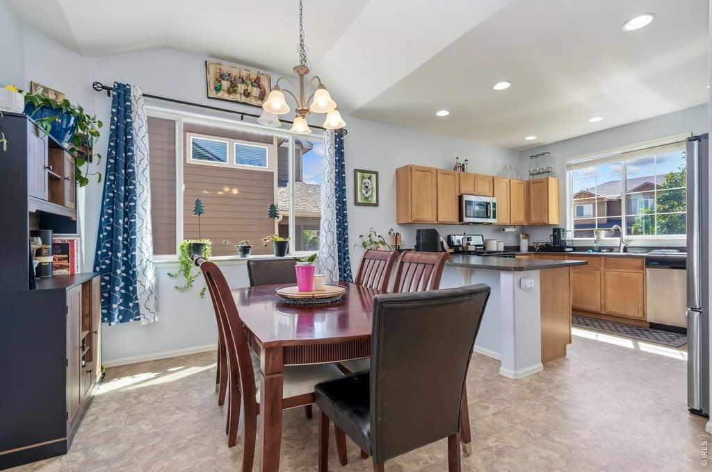 375 Shadowbrook Dr