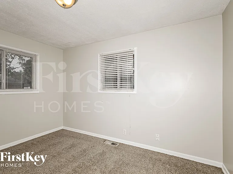 505 Vista Dr — Photo 13