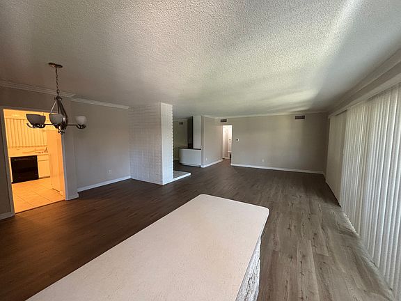 2nd image of 818 S Orange Grove Blvd #818