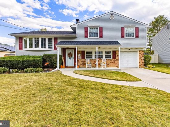 831 Richmond Dr, Sicklerville, NJ 08081