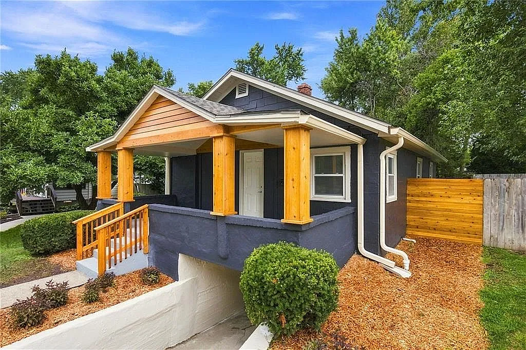 2 bed, 1298 sqft, $2,300 — Photo 3