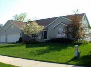 5253 Cottondale Dr SW, Wyoming, MI 49519