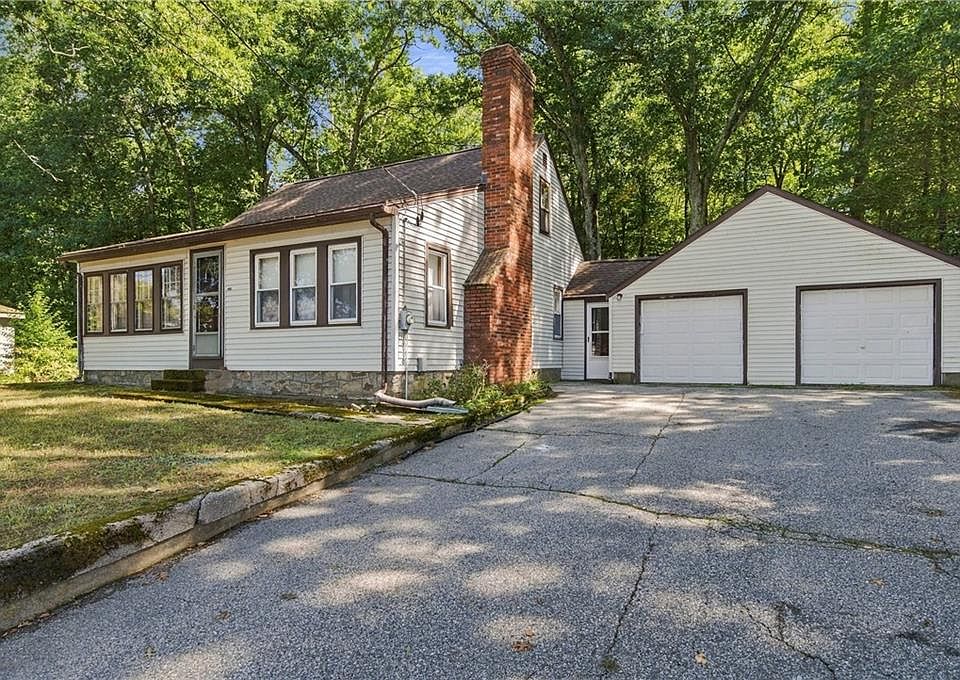 1st image of 374 Reservoir Rd