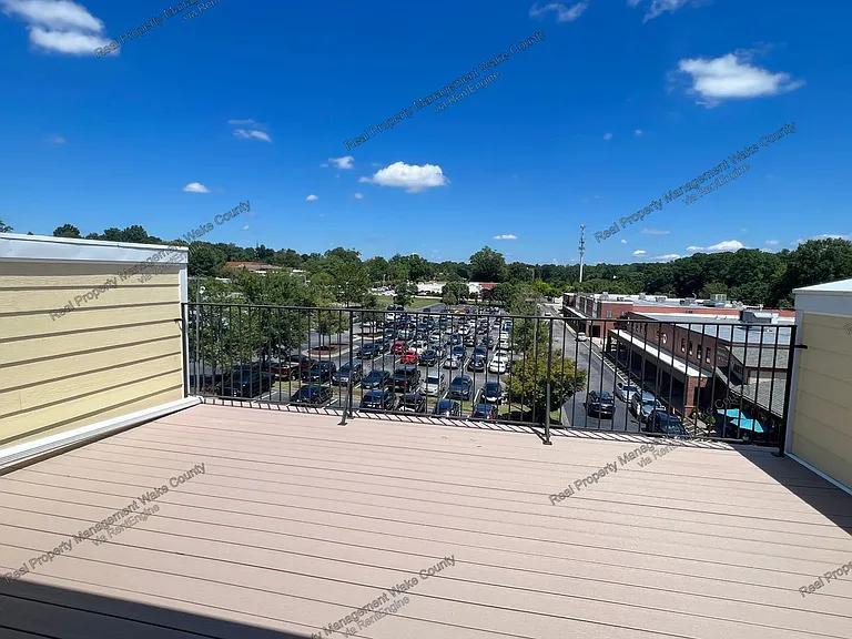 445 Rally Point Pl — Photo 32
