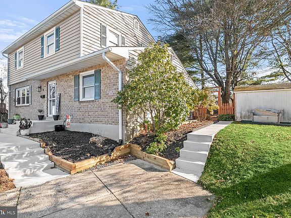 4th image of 5 Park Mills Ct