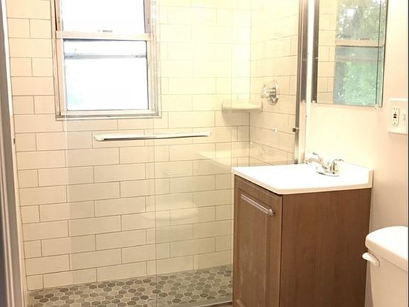 5th image of 114-116 Thornton St #3A