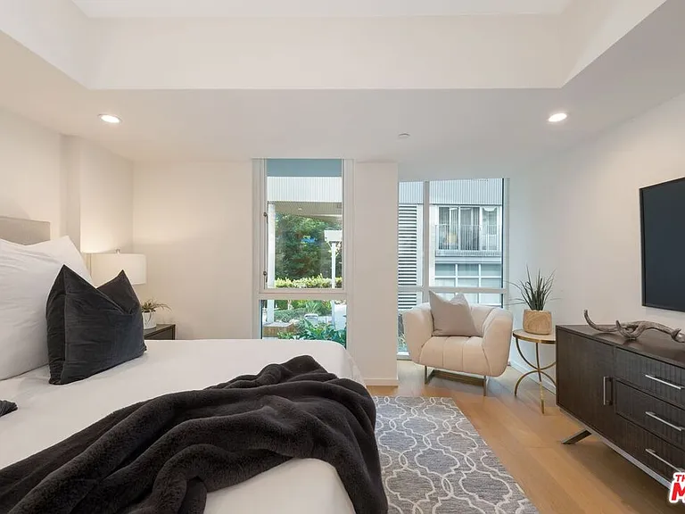 1705 Ocean Ave #107 — Photo 25