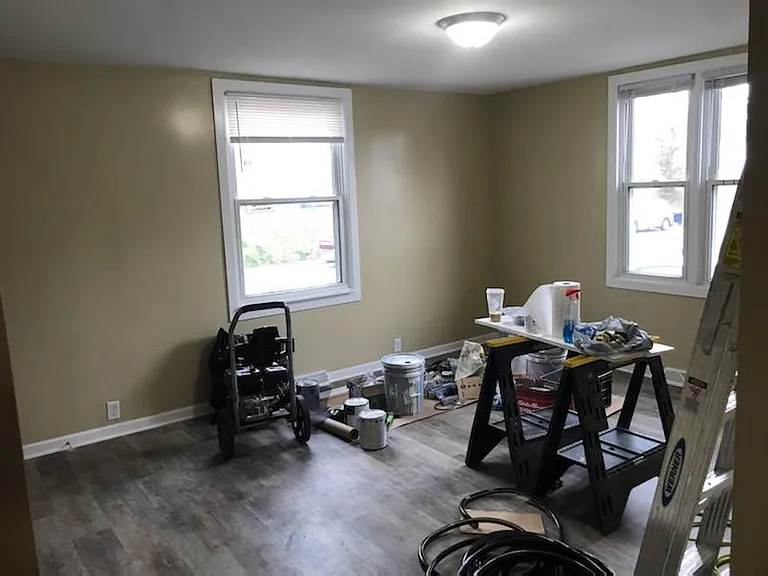 413 Augusta St — Photo 11