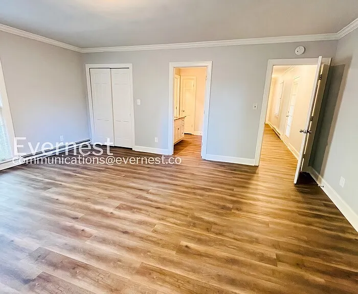 570 Hawkins Dr — Photo 14