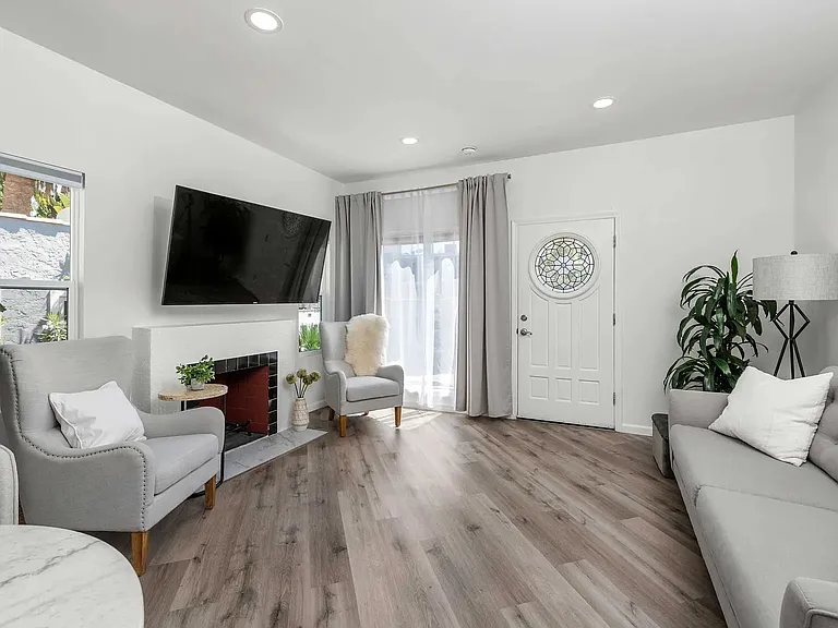 8823 Betty Way — Photo 3