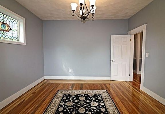 5th image of 25 Somerset Ave APT 1