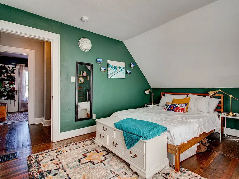 330 Bernard Ave — Photo 10