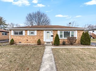 406 White Oak Dr, Roselle, IL 60172