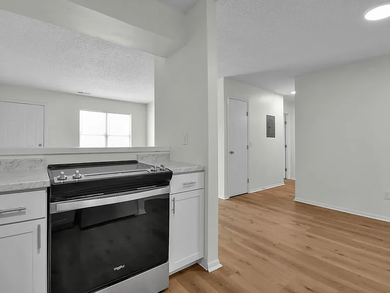 Coventry Apartments — Photo 15