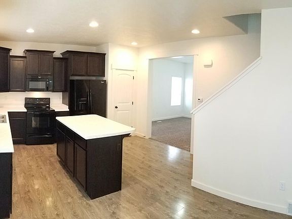 3rd image of 13369 S Stone Hayes Ct