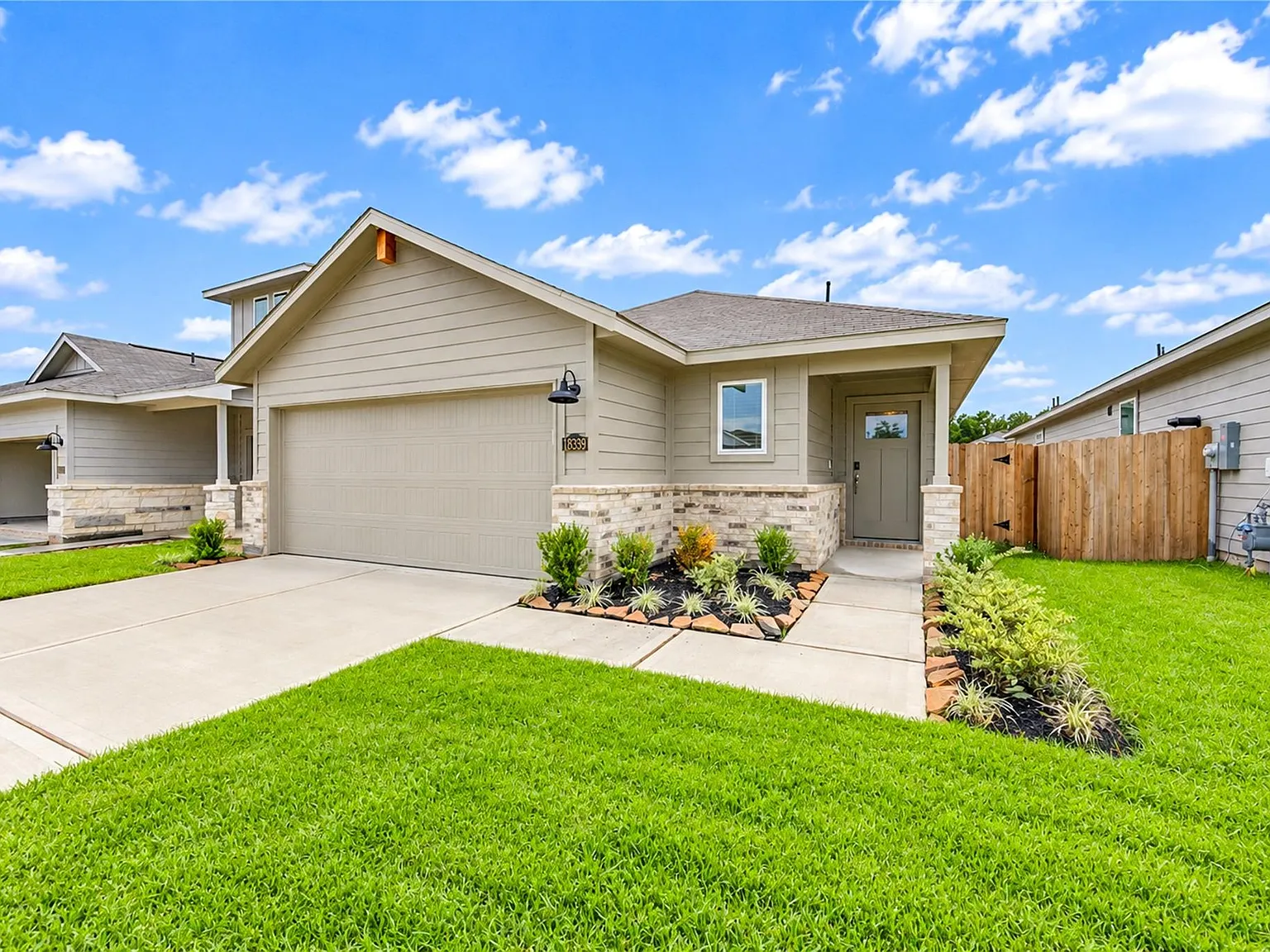 3 bed, 2.0 bath, 1449 sqft, $1,875 — Photo 1