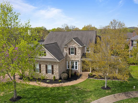 4th image of 301 Glenbeag Ct