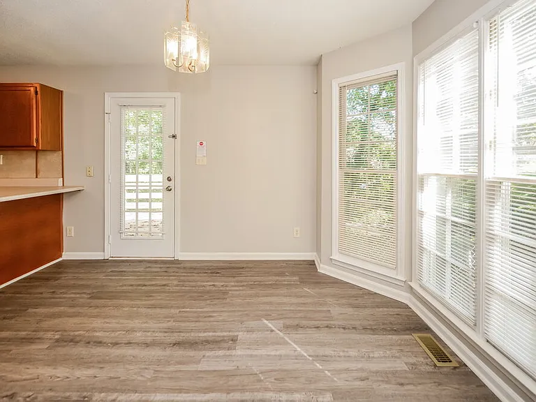 6398 Grafton Ct — Photo 6