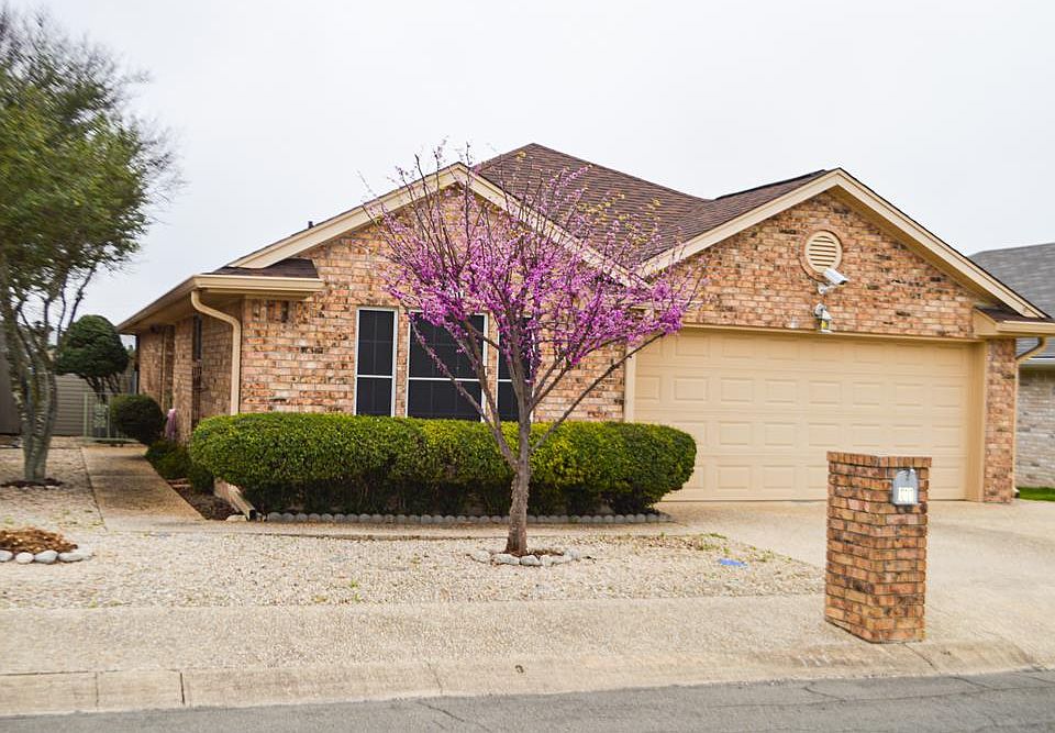 1st image of 111 Creekside Dr