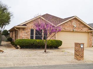 111 Creekside Dr W, Kerrville, TX 78028