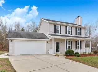 1723 Traywick Ct, Mc Leansville, NC 27301