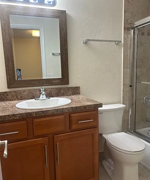 Upstairs guest Bath