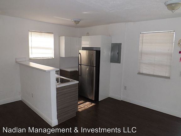 3rd image of 301 NW 13th St APT C