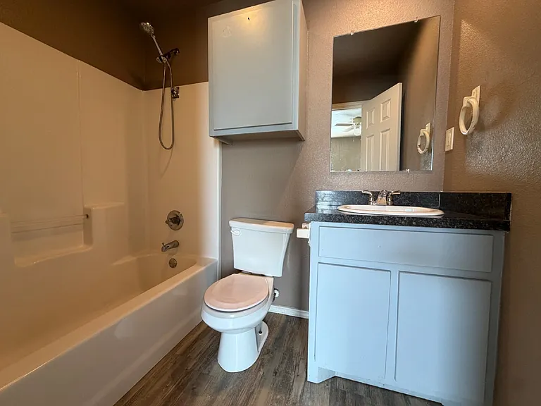 2205 Cedar Ave — Photo 10