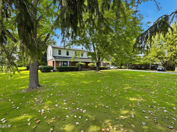 5449 Mitchaw Rd, Sylvania, OH 43560